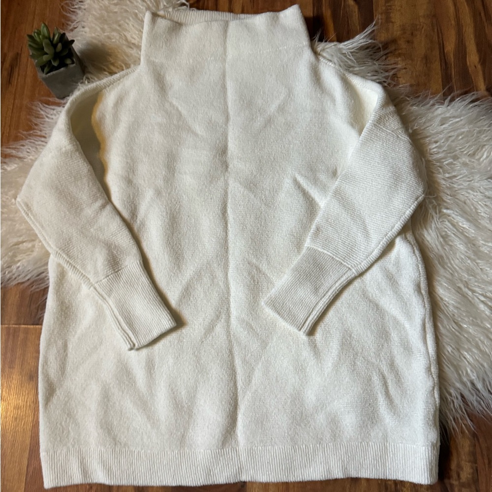 Free People White Sweater - Picture 2 of 6